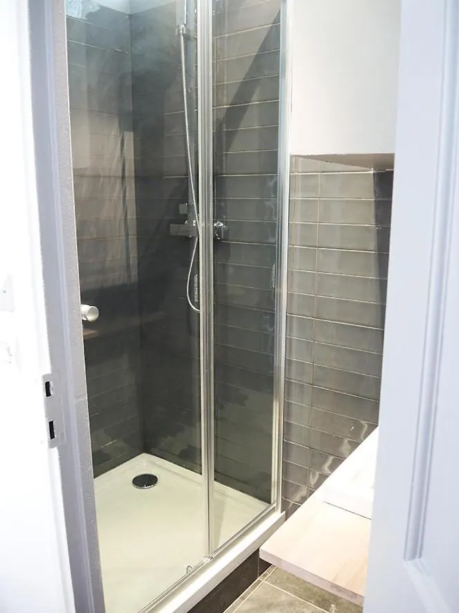 Appartement 2 Pieces Avec Balcon Plein Sud *