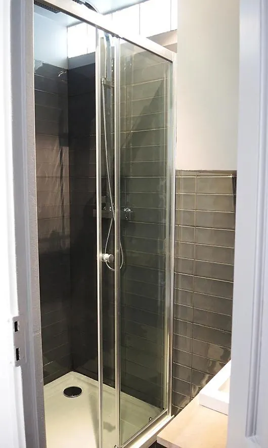 Appartement 2 Pieces Avec Balcon Plein Sud *