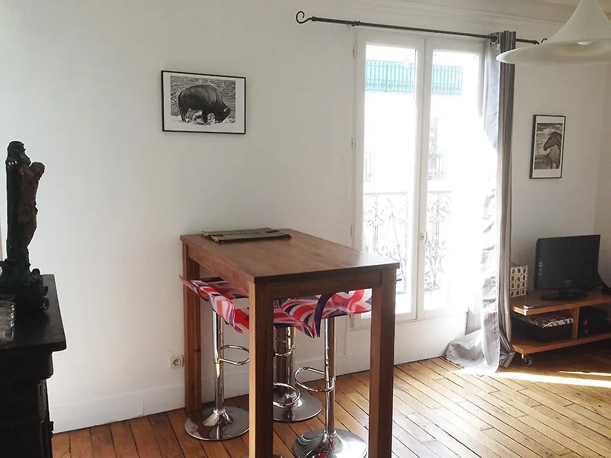 2 Pieces Avec Balcon Plein Sud Appartement Parijs